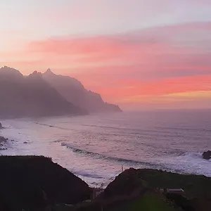 https://casa-rural-el-puente.in-canary-islands.com